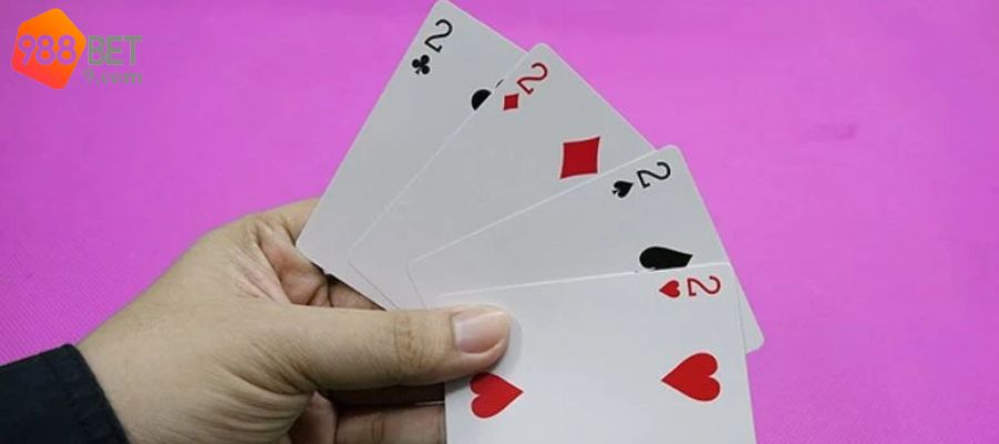 Tới Trắng trong Tiến Lên là gì? Đây là tình huống bạn thắng ngay sau khi chia bài